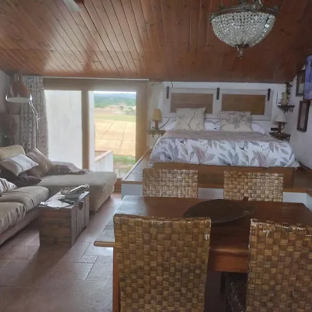 Les Llúdrigues. Casa Loft Con Encantadora Terraza