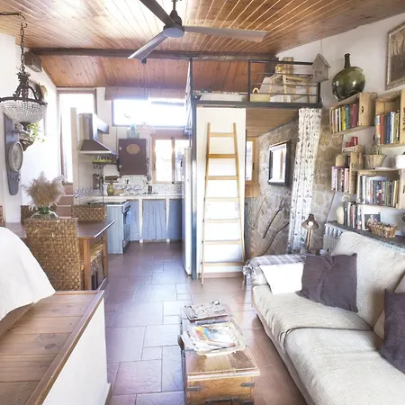 Сasa de vacaciones Les Llúdrigues. Casa Loft Con Encantadora Terraza *