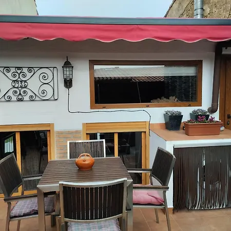 Les Llúdrigues. Casa Loft Con Encantadora Terraza Сasa de vacaciones